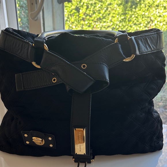 Marc Jacobs Black Quilted Shoulder Bag with Gold Accents - Picture 3 of 13